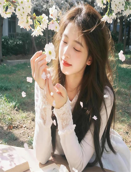 从技术角度看《圣女芳心》：特效技术的技术创新提升观影体验 提升电影工业的技术水平