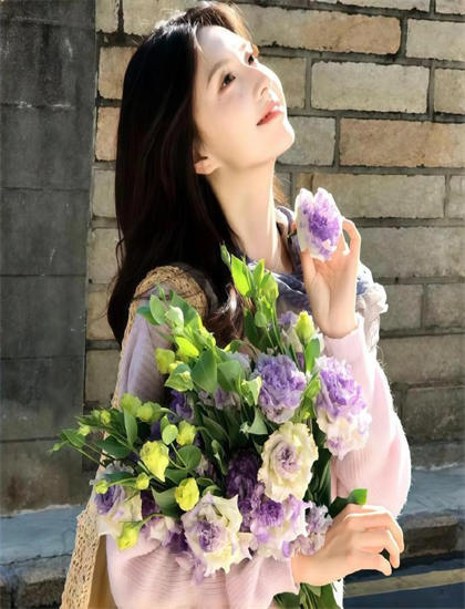 《开局教训父皇宠妃》不同导演版本比较：艺术风格差异专业分析